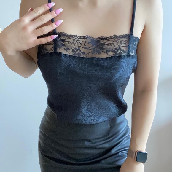 ✨#vintage embossed satin tank - Picture 6 of 13